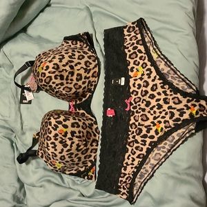 Betsey Johnson for Torrid bra and panty set brand new